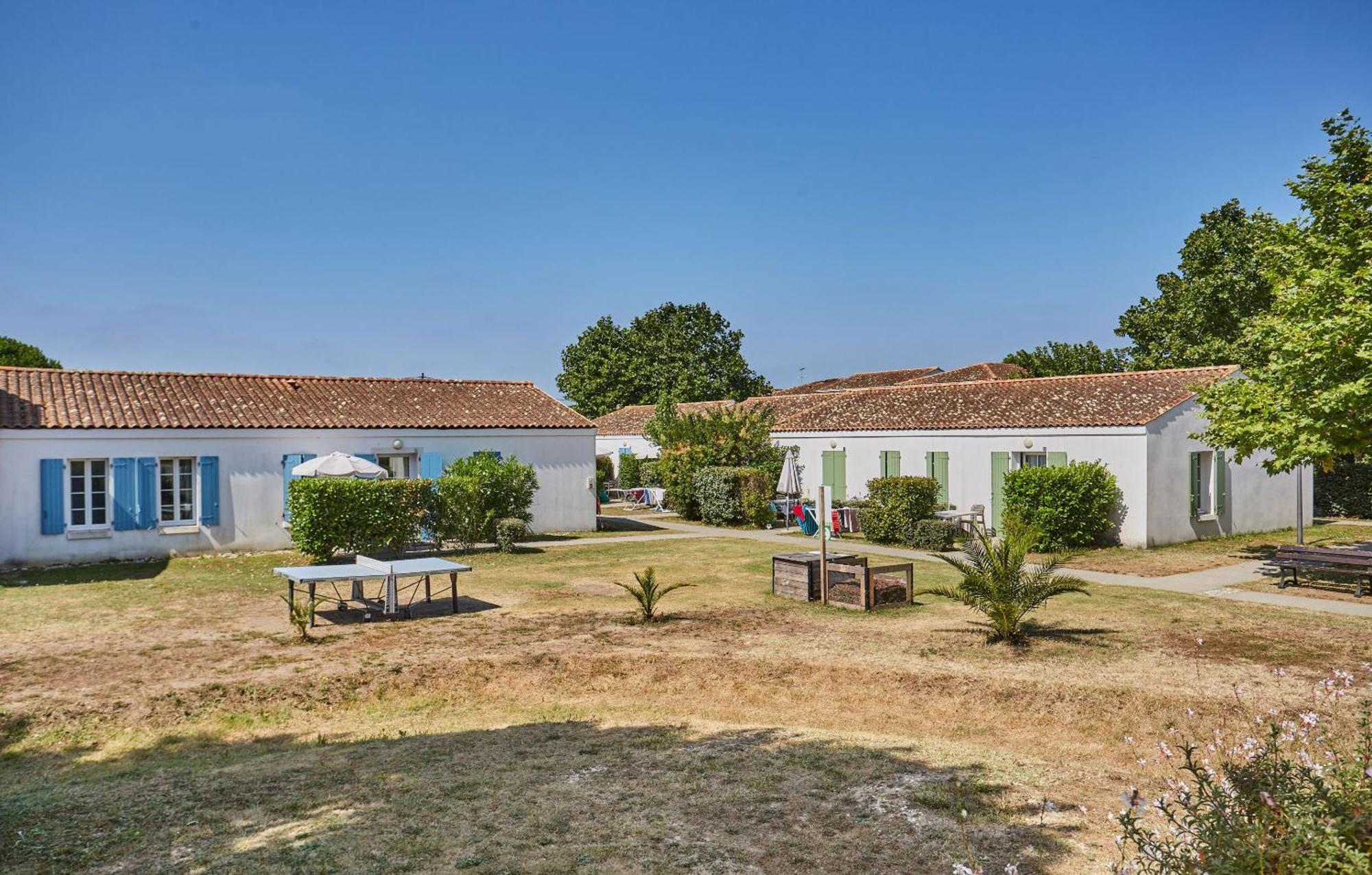 Residence Odalys Terre Marine Saint-Pierre-d'Oleron Exterior photo